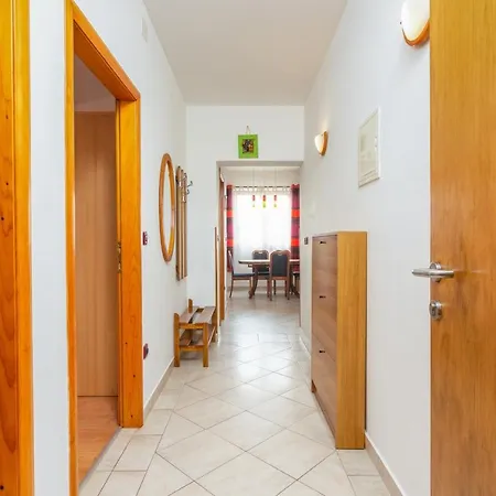 With Parking Space - 7495 Medulin