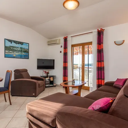 With Parking Space - 7495 Apartamento Medulin